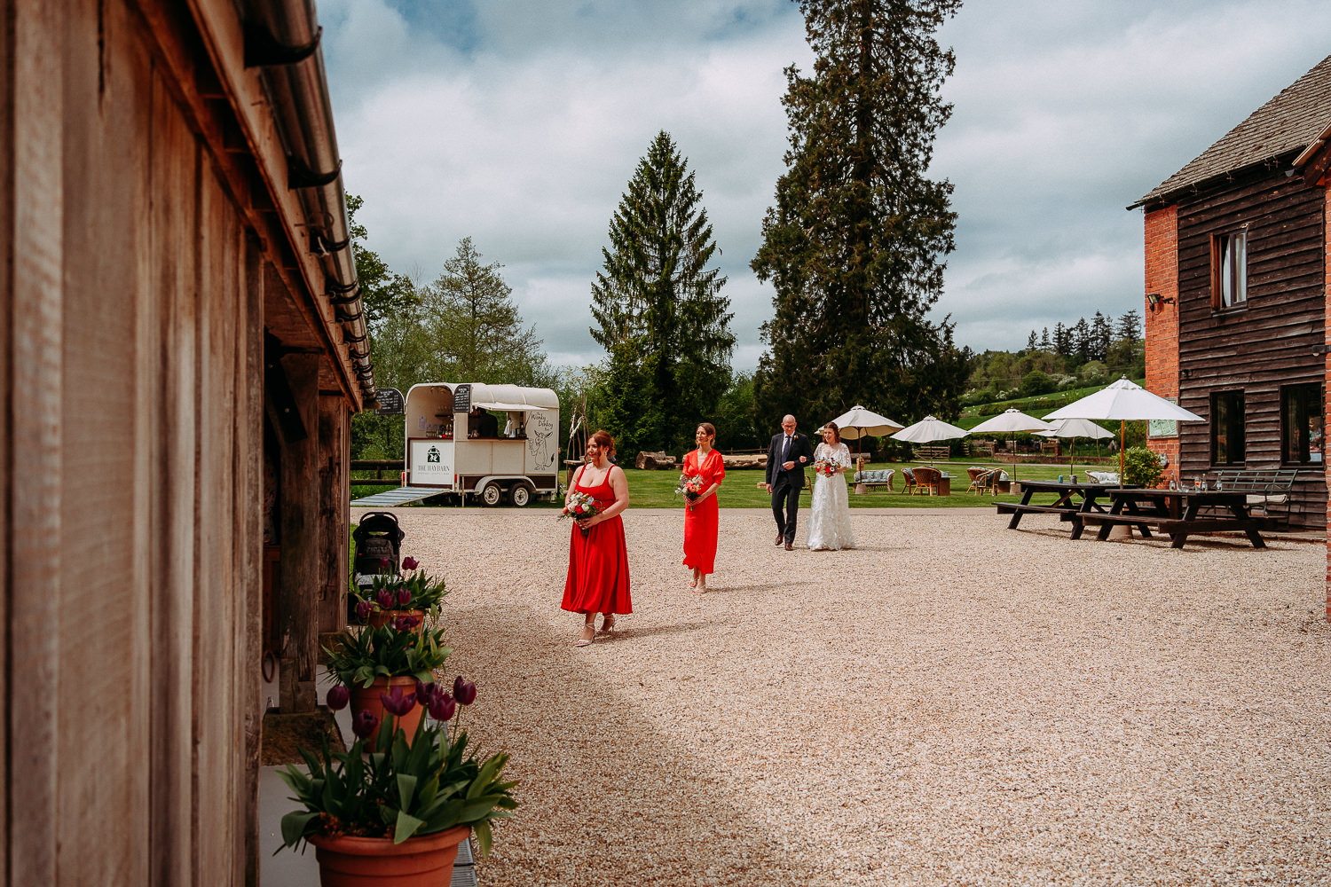 THE HAYBARN WEDDING PHOTOGRAPHY HEREFORDSHIRE 002 THE HAYBARN WEDDING PHOTOGRAPHY HEREFORDSHIRE 002